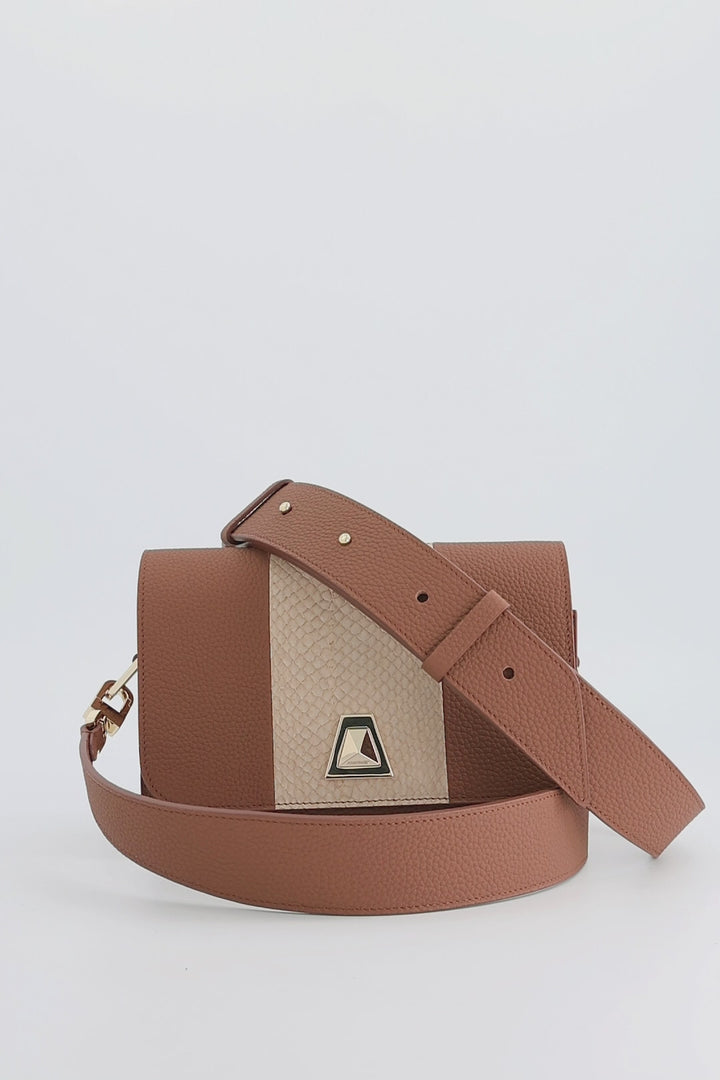 Diagonal - Camel